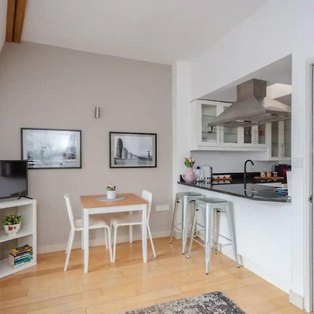Stylish 1 Bedroom Apartment Near Northcote Road Λονδίνο Εξωτερικό φωτογραφία