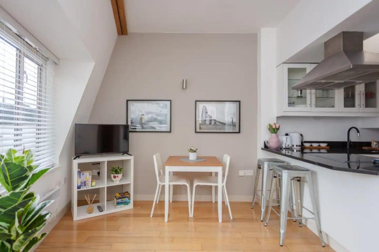 Stylish 1 Bedroom Apartment Near Northcote Road Λονδίνο Εξωτερικό φωτογραφία