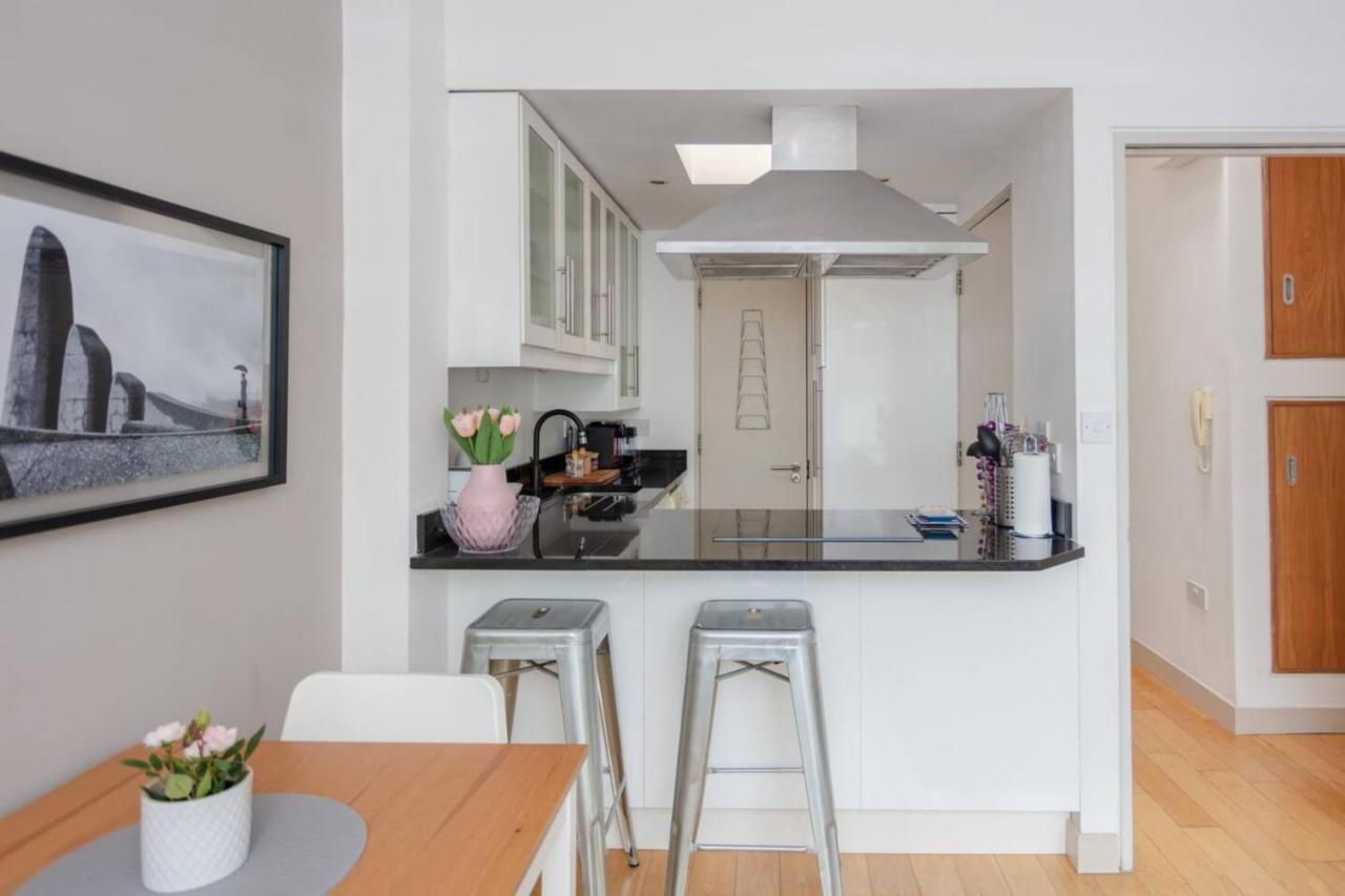 Stylish 1 Bedroom Apartment Near Northcote Road Λονδίνο Εξωτερικό φωτογραφία